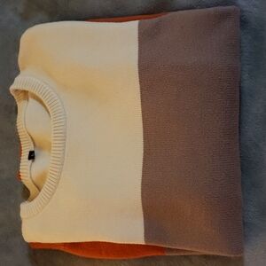 WOMENS SWEATER SIZE LARGE